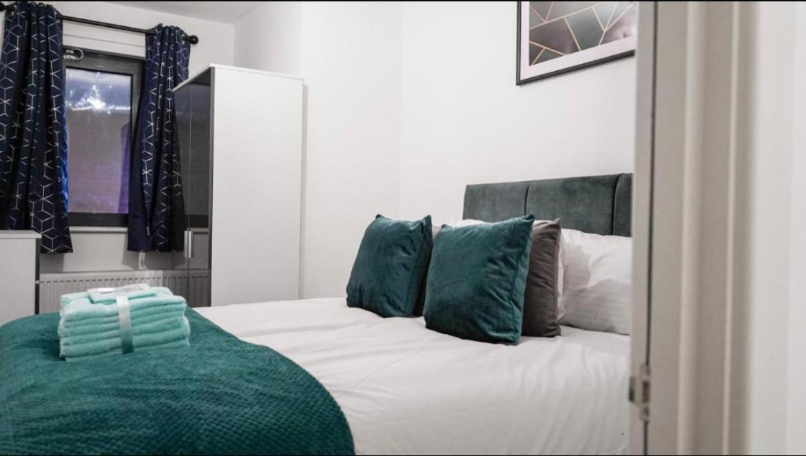 Two Bedrooms, Two Bath, Up To 3 Beds 1 Sofa - Slough Windsor Legoland Zewnętrze zdjęcie
